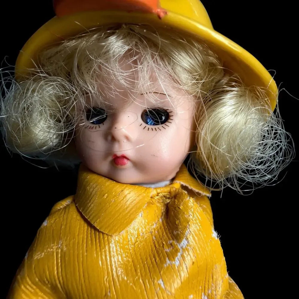 Vtg Madame Alexander It’s Raining Doll 5 in Blonde Blue Sleep Eyes Yellow Duck